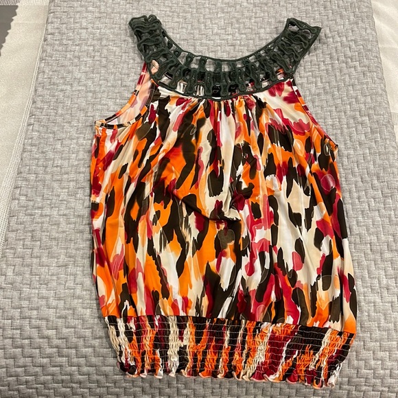 Grass Collection Pre loved Top with ruched Elastic bottom and crotchet detail. - Picture 1 of 5